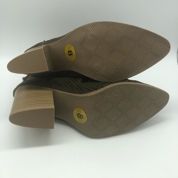 Kaari Olive Green Perforated Slouchy Ankle Boots Pointed Toe Block Heel Size 8 - Picture 4 of 5